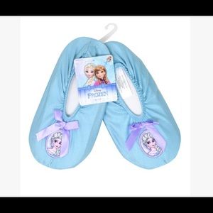 NWT Disney Frozen Slippers